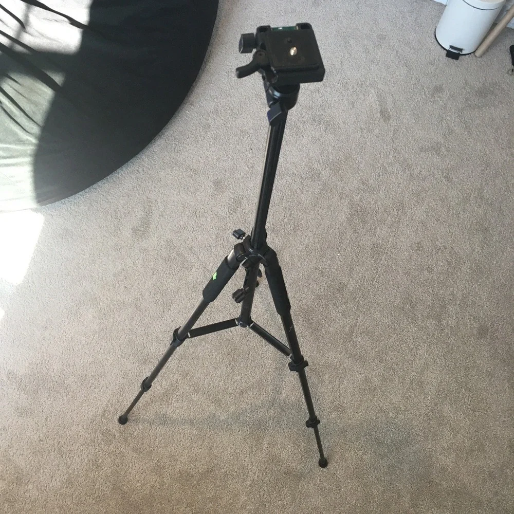 Xit XT60TRB 60-Inch Pro Series Full Size Camera/Video Tripod Missing 1 Screw‎